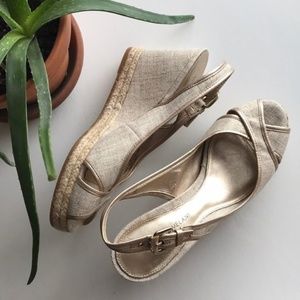 Antonio Melani NWOT Wedges Size 9.5